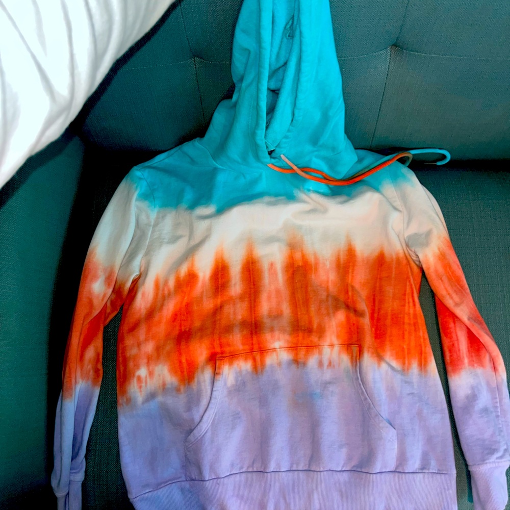 Light tie-dye hoodie